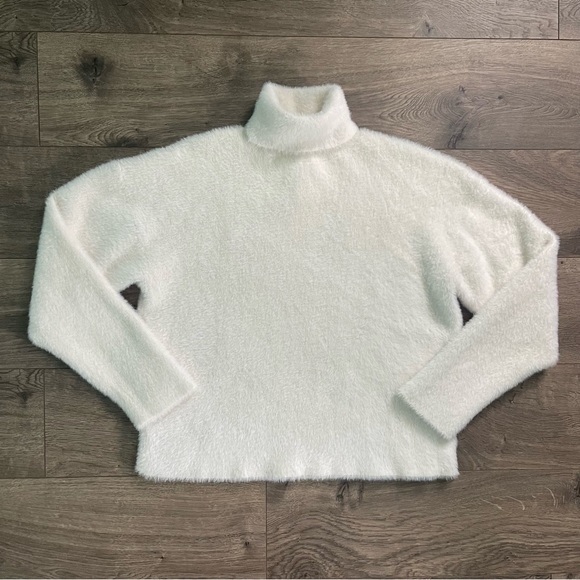 ZARA Girls Size 13-14 Fuzzy Turtleneck Sweater - Picture 1 of 8